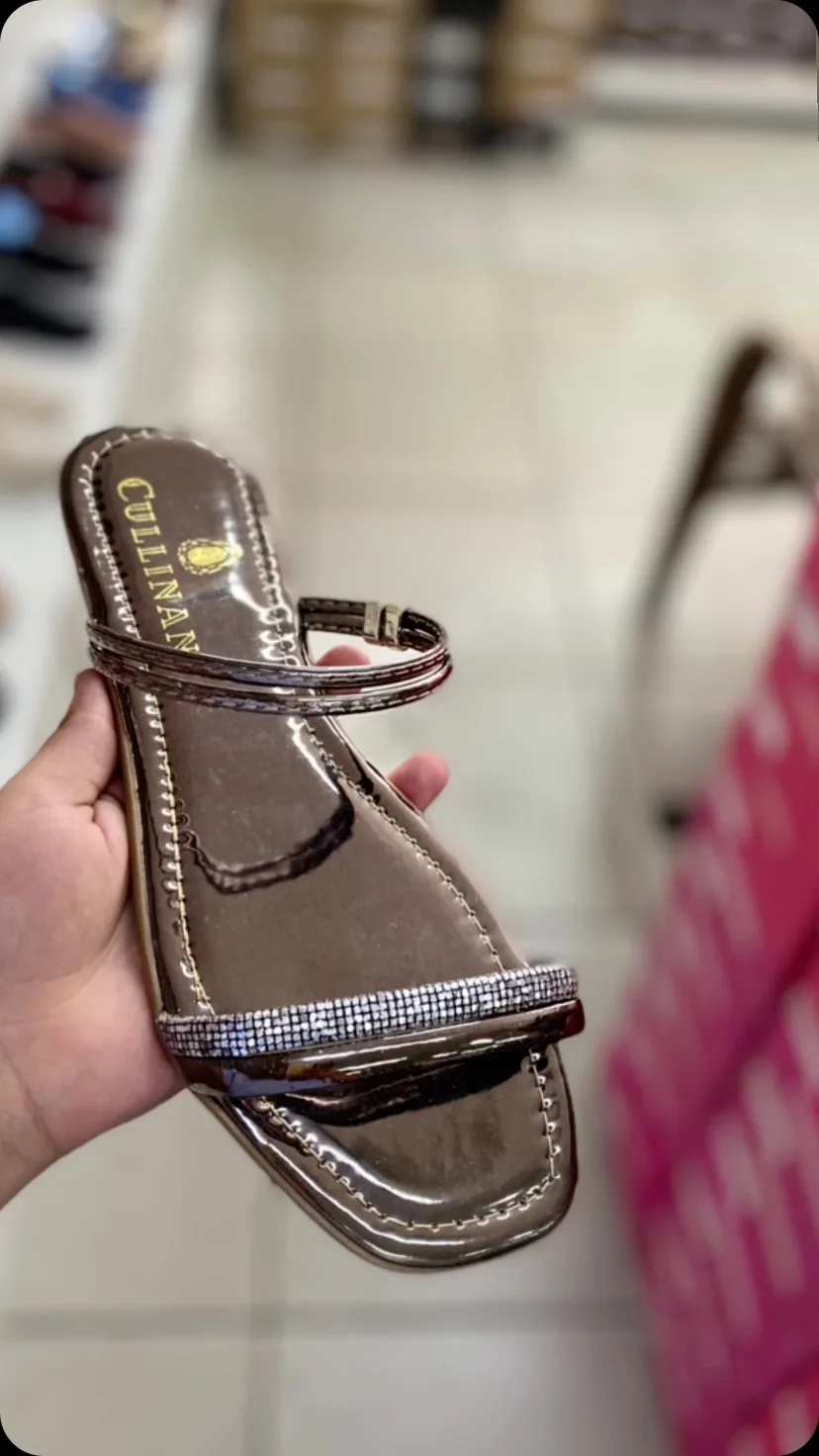 Rasteira bronze com strass